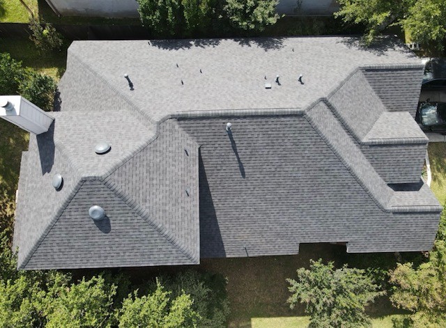Architectural Composite Shingles on Luxury Estate
